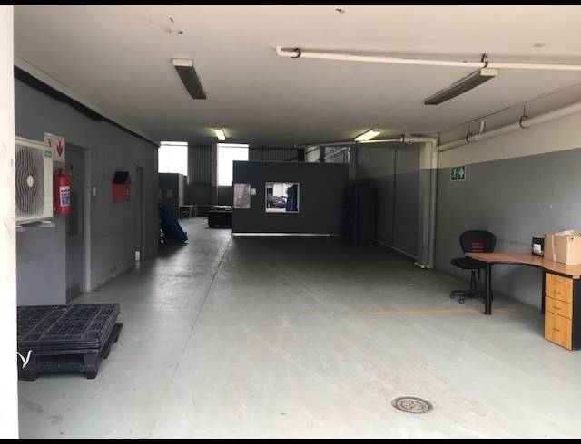 1,008M² WAREHOUSE TO LET IN RIVERHORSE VALLEY